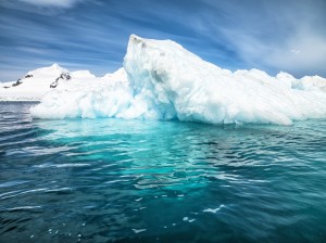 Smukke isbjerge ved Antarktis