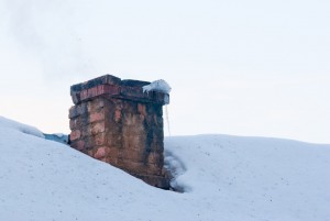 Skorsten på snedækket tag